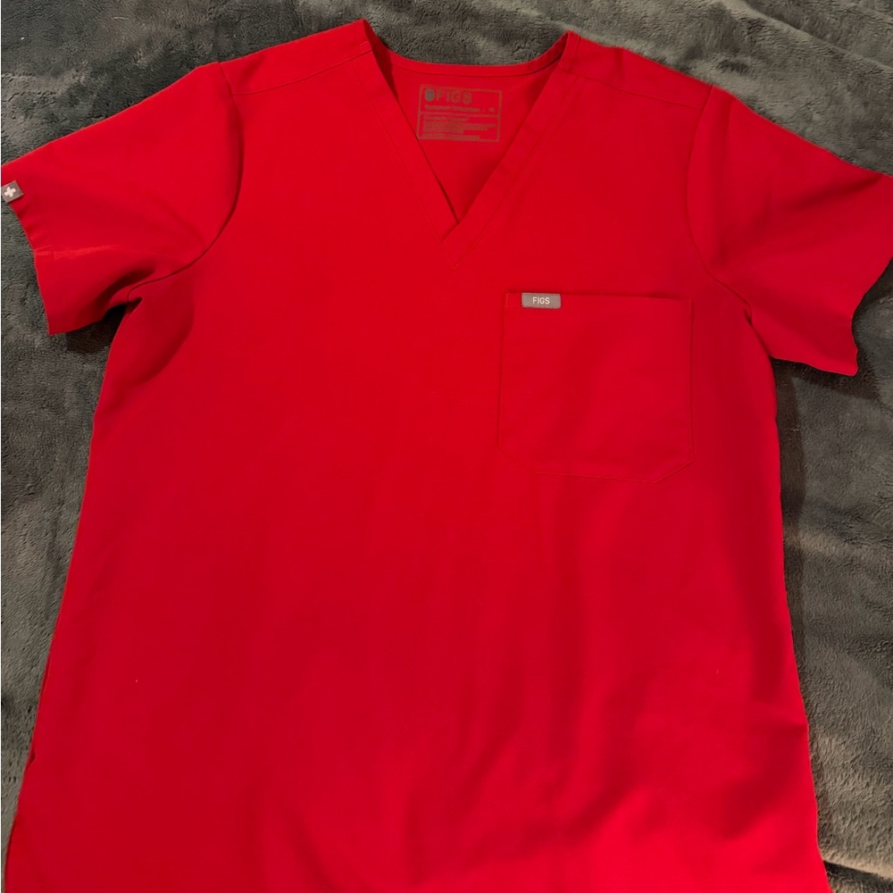 Figs Catarina Scrub Top, Medium, Winning Red color.
